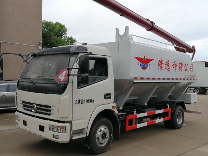国六东风多利卡散装饲料车